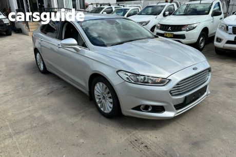 Silver 2016 Ford Mondeo Hatchback Trend Tdci