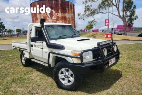 White 2010 Toyota Landcruiser Cab Chassis Workmate (4X4)