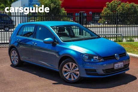 Blue 2015 Volkswagen Golf Hatchback 90 TSI Comfortline