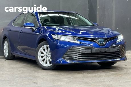 Blue 2018 Toyota Camry Sedan Ascent (hybrid)