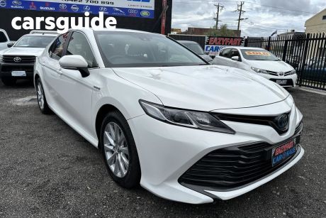White 2018 Toyota Camry Sedan Ascent Sport (hybrid)