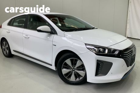 White 2019 Hyundai Ioniq Hatchback Plug-IN Hybrid Premium
