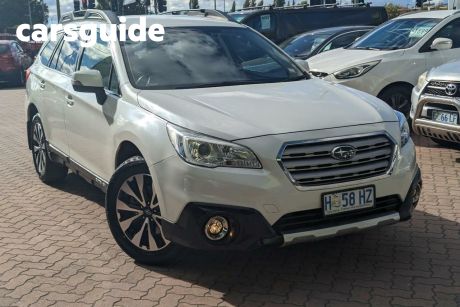 White 2017 Subaru Outback Wagon 2.5I Premium