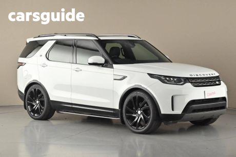 White 2017 Land Rover Discovery Wagon TD6 SE