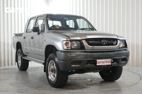 Silver 2004 Toyota Hilux Dual Cab Pick-up (4X4)