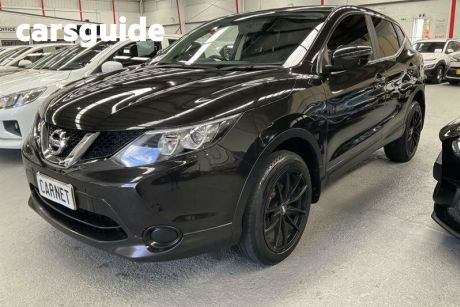 Black 2017 Nissan Qashqai Wagon ST (4X2)