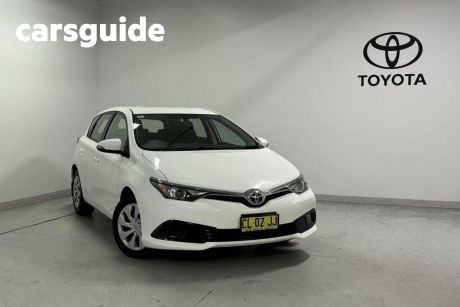 White 2017 Toyota Corolla Hatchback Ascent