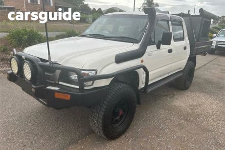 White 2003 Toyota Hilux Dual Cab Chassis (4X4)