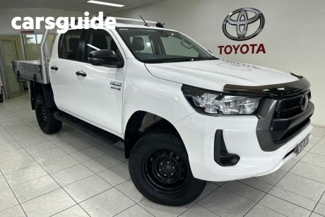 White 2020 Toyota Hilux Ute Tray SR 4x4 Double-Cab Cab-Chassis