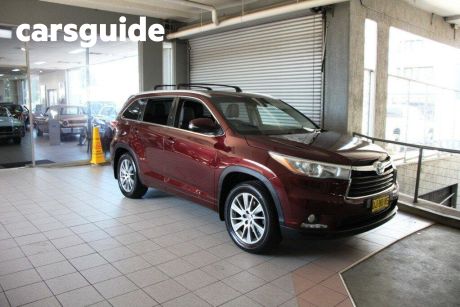 Red 2015 Toyota Kluger Wagon Grande (4X4)