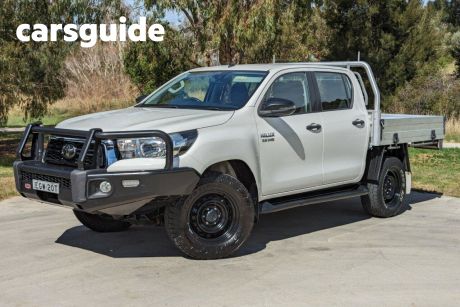 White 2020 Toyota Hilux Ute Tray SR 4x4 Double-Cab Cab-Chassis