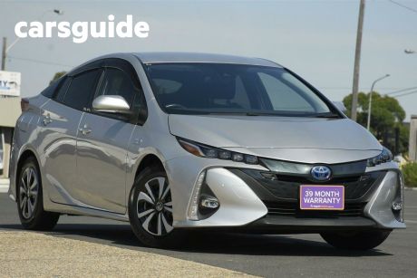 Silver 2018 Toyota Prius Hatch S SAFETY PLUS (PHV)