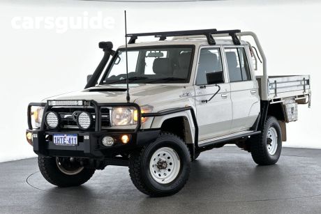 White 2015 Toyota Landcruiser Double Cab Chassis GXL (4X4)