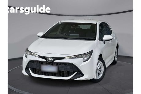 White 2018 Toyota Corolla Hatchback Ascent Sport