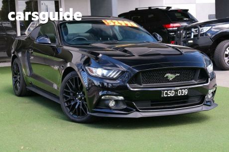 Black 2017 Ford Mustang Coupe Fastback GT 5.0 V8