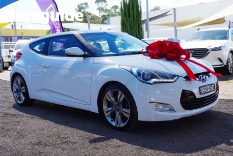 White 2011 Hyundai Veloster Hatch Coupe D-CT