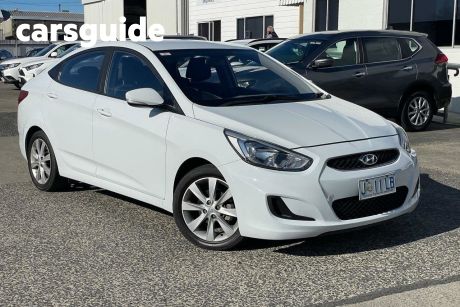 White 2018 Hyundai Accent Sedan Sport