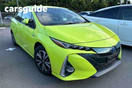 Green 2018 Toyota Prius OtherCar SEDAN