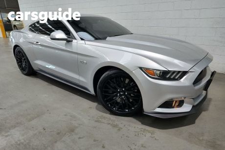 Silver 2017 Ford Mustang Coupe Fastback GT 5.0 V8