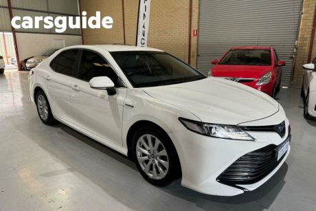 White 2018 Toyota Camry OtherCar Ascent Hybrid AXVH71R