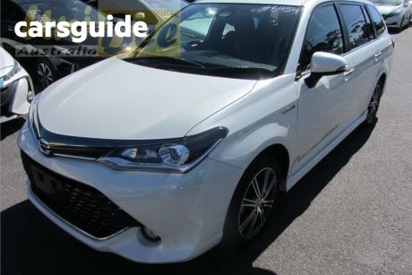 White 2015 Toyota Corolla Wagon Fielder Hybrid