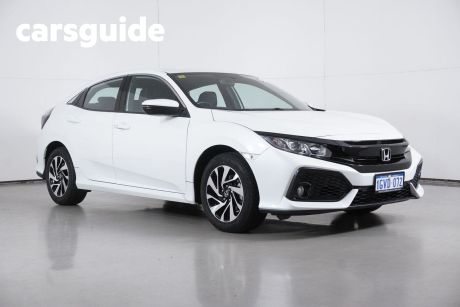 White 2019 Honda Civic Hatchback +luxe Limited Edition