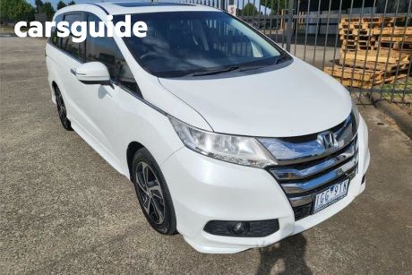 White 2016 Honda Odyssey Wagon VTI