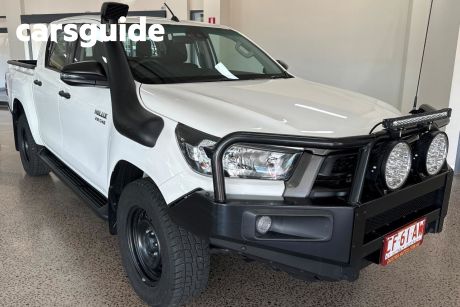 White 2020 Toyota Hilux Double Cab Pick Up SR (4X4)