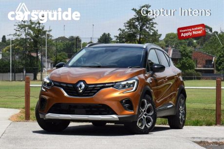 Orange 2022 Renault Captur Wagon Intens