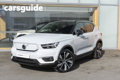 Silver 2022 Volvo XC40 Wagon Recharge Pure Electric (awd)