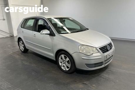 Silver 2009 Volkswagen Polo Hatchback Pacific