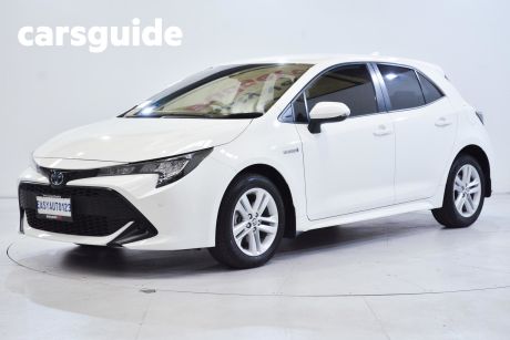 White 2020 Toyota Corolla Hatchback Ascent Sport (hybrid)