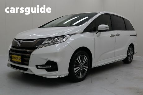 White 2018 Honda Odyssey Wagon VTI-L