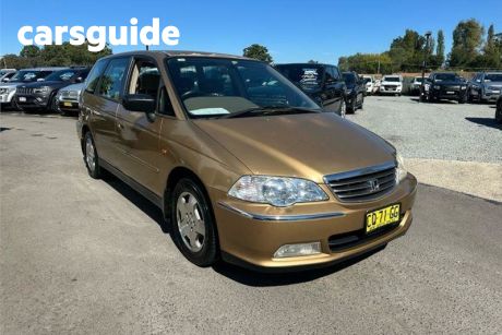 Gold 2001 Honda Odyssey Wagon (7 Seat)