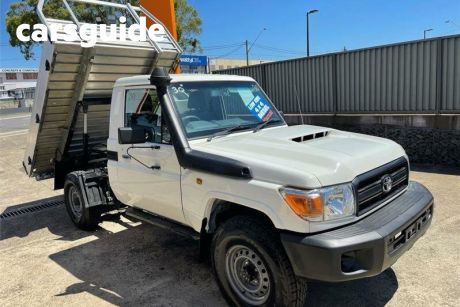 White 2016 Toyota Landcruiser Cab Chassis Workmate (4X4)