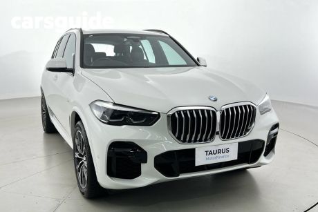 White 2022 BMW X5 Wagon Xdrive30D