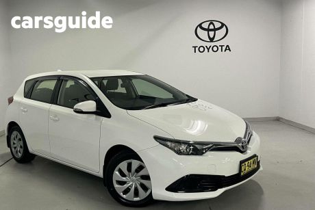 White 2018 Toyota Corolla Hatchback Ascent