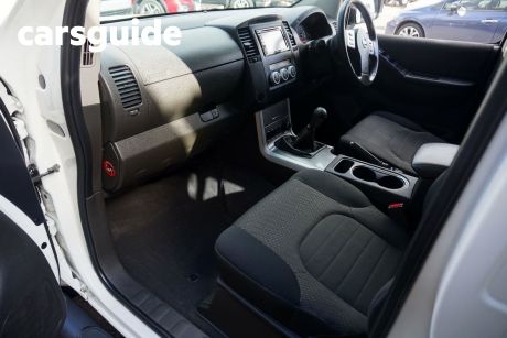 White 2012 Nissan Navara Dual Cab Pick-up ST (4X4)