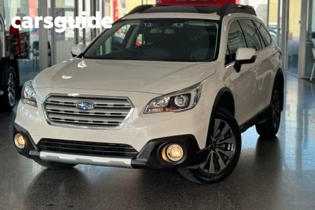 White 2017 Subaru Outback Wagon 2.5i CVT AWD Premium