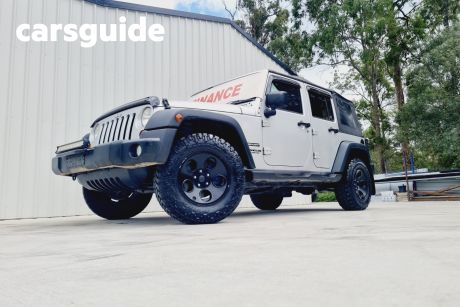 Silver 2009 Jeep Wrangler Softtop Unlimited Sport (4X4)