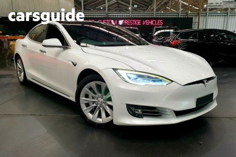White 2019 Tesla Model S Hatchback 75D