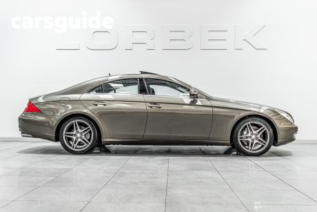 Grey 2006 Mercedes-Benz CLS Coupe 500