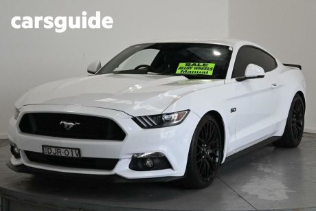 White 2016 Ford Mustang Coupe Fastback GT 5.0 V8