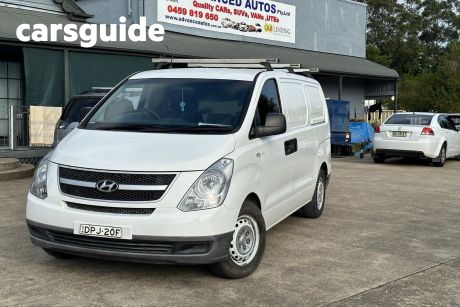 White 2015 Hyundai Iload Van
