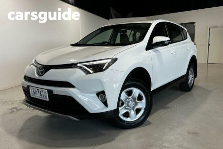 White 2018 Toyota RAV4 Wagon GX (2WD)