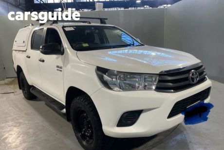 White 2018 Toyota Hilux Double Cab Pick Up SR HI-Rider