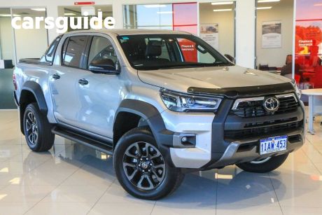 Silver 2023 Toyota Hilux Double Cab Pick Up Rogue (4X4) 6 Speaker