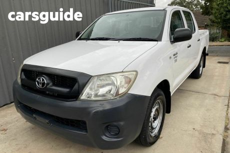 White 2009 Toyota Hilux Dual Cab Pick-up Workmate
