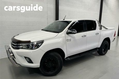 White 2017 Toyota Hilux Dual Cab Utility SR5 (4X4)
