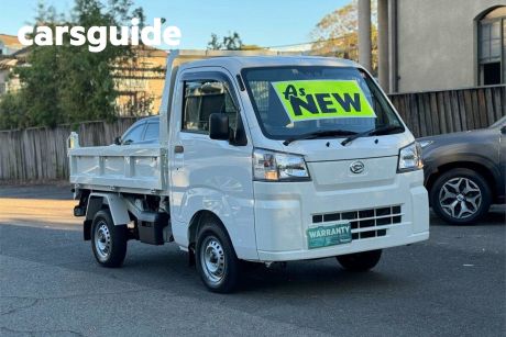 White 2023 Daihatsu Hi-jet Cab Chassis Jumbo Dump Truck